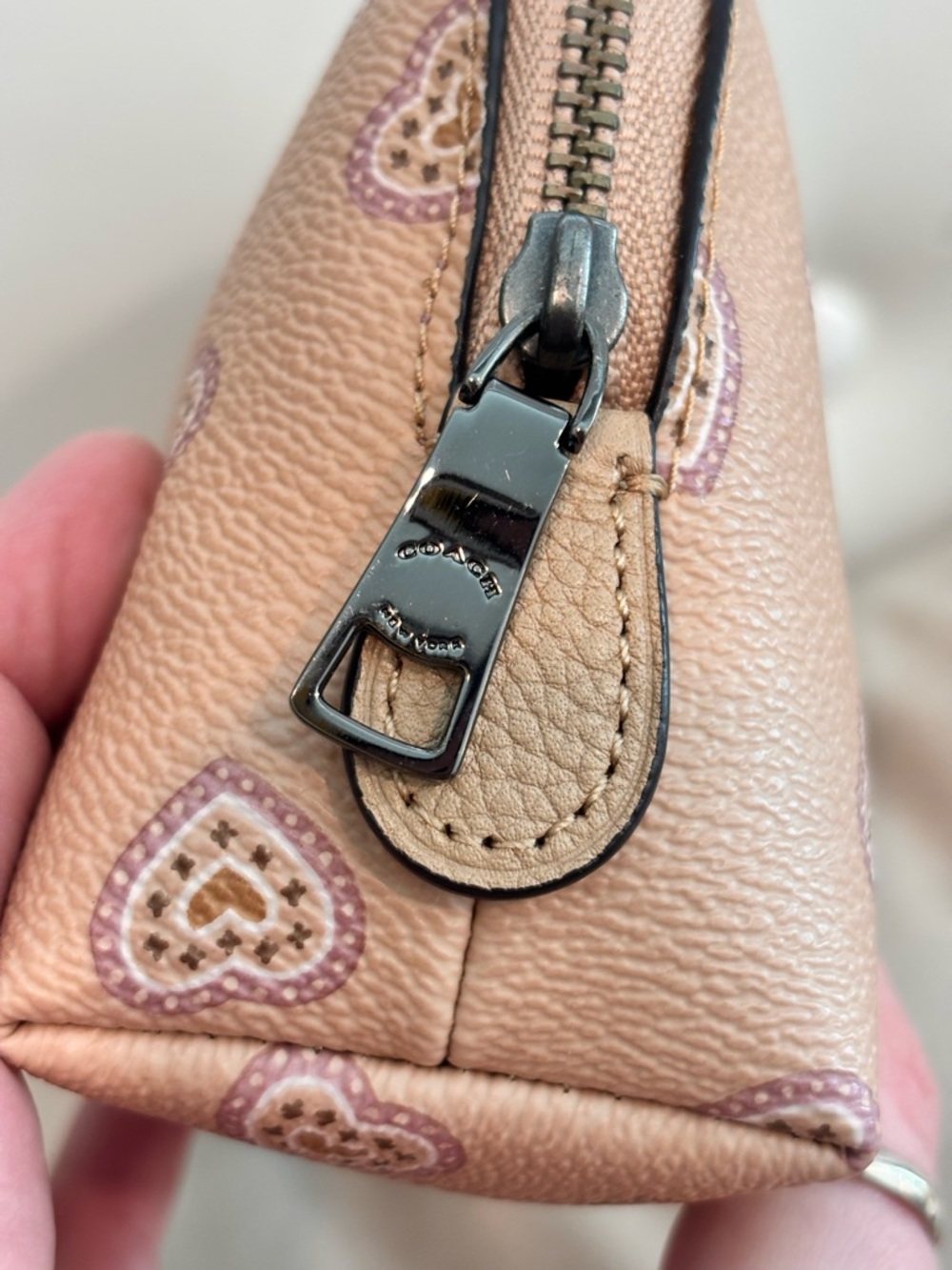 COACH Cosmetic Case 17 with Western Heart Print - Picture 5 of 13